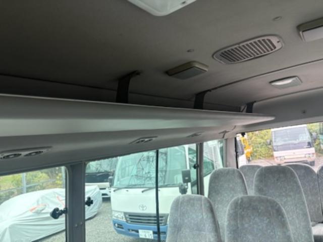コースター ロングEXターボ マイクロバス・スイングオート・モケットリクライニングシート・冷蔵庫・ルームラック・バックカメラ・ディスプレイオーディオ・Rビューモニター・ドラレコ(前後カメラ)・ETC・フォグランプ・29人乗り(23枚目)