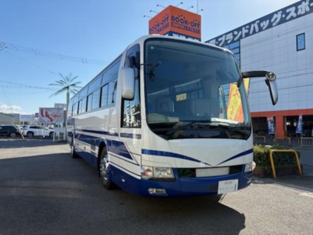 エアロエース ハイデッカー　４０人乗り・モケットリクライニングシート・回転台座シート（ペダル式）４脚・１００Ｖコンセント・トイレ・ナビ・ＤＶＤ・Ｒモニター（自動）・マイク・バック＆サイドビューカメラ・安全装置・火災警報装置（4枚目）