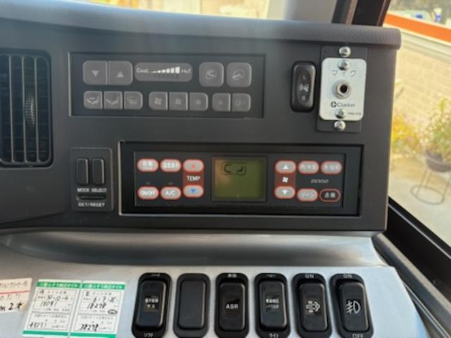 エアロエース ハイデッカー　４０人乗り・モケットリクライニングシート・回転台座シート（ペダル式）４脚・１００Ｖコンセント・トイレ・ナビ・ＤＶＤ・Ｒモニター（自動）・マイク・バック＆サイドビューカメラ・安全装置・火災警報装置（6枚目）