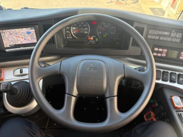 エアロエース ハイデッカー　４０人乗り・モケットリクライニングシート・回転台座シート（ペダル式）４脚・１００Ｖコンセント・トイレ・ナビ・ＤＶＤ・Ｒモニター（自動）・マイク・バック＆サイドビューカメラ・安全装置・火災警報装置（13枚目）