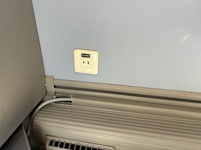 エアロエース ハイデッカー　４０人乗り・モケットリクライニングシート・回転台座シート（ペダル式）４脚・１００Ｖコンセント・トイレ・ナビ・ＤＶＤ・Ｒモニター（自動）・マイク・バック＆サイドビューカメラ・安全装置・火災警報装置（18枚目）