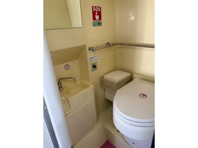 エアロエース ハイデッカー　４０人乗り・モケットリクライニングシート・回転台座シート（ペダル式）４脚・１００Ｖコンセント・トイレ・ナビ・ＤＶＤ・Ｒモニター（自動）・マイク・バック＆サイドビューカメラ・安全装置・火災警報装置（23枚目）