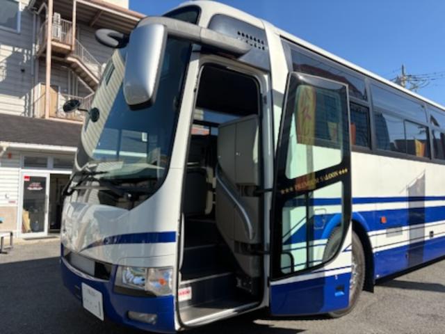 エアロエース ハイデッカー　４０人乗り・モケットリクライニングシート・回転台座シート（ペダル式）４脚・１００Ｖコンセント・トイレ・ナビ・ＤＶＤ・Ｒモニター（自動）・マイク・バック＆サイドビューカメラ・安全装置・火災警報装置（24枚目）