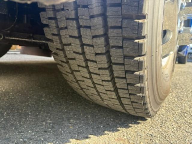 エアロエース ハイデッカー　４０人乗り・モケットリクライニングシート・回転台座シート（ペダル式）４脚・１００Ｖコンセント・トイレ・ナビ・ＤＶＤ・Ｒモニター（自動）・マイク・バック＆サイドビューカメラ・安全装置・火災警報装置（34枚目）