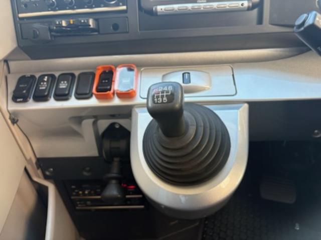 エアロエース ハイデッカー　４０人乗り・モケットリクライニングシート・回転台座シート（ペダル式）４脚・１００Ｖコンセント・トイレ・ナビ・ＤＶＤ・Ｒモニター（自動）・マイク・バック＆サイドビューカメラ・安全装置・火災警報装置（49枚目）