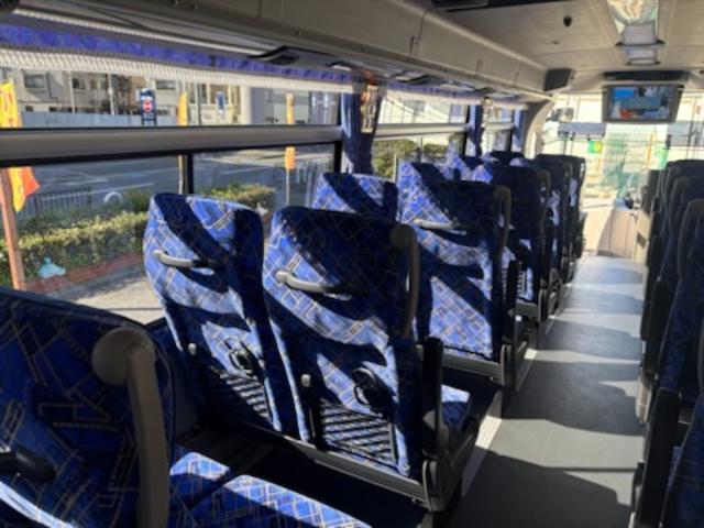 エアロエース ハイデッカー　４０人乗り・モケットリクライニングシート・回転台座シート（ペダル式）４脚・１００Ｖコンセント・トイレ・ナビ・ＤＶＤ・Ｒモニター（自動）・マイク・バック＆サイドビューカメラ・安全装置・火災警報装置（50枚目）