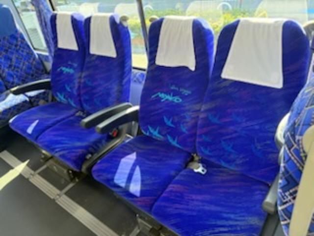 エアロエース ハイデッカー　４０人乗り・モケットリクライニングシート・回転台座シート（ペダル式）４脚・１００Ｖコンセント・トイレ・ナビ・ＤＶＤ・Ｒモニター（自動）・マイク・バック＆サイドビューカメラ・安全装置・火災警報装置（51枚目）