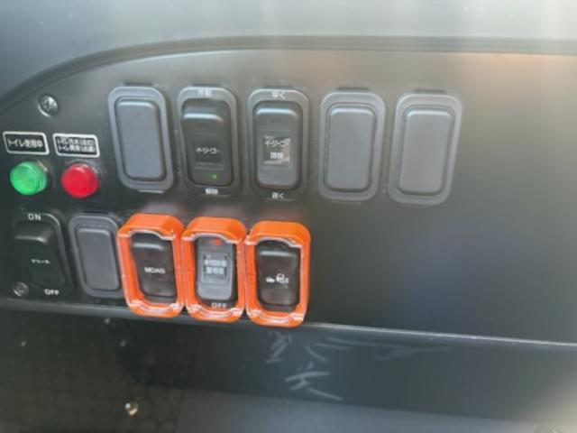 エアロエース ハイデッカー　４０人乗り・モケットリクライニングシート・回転台座シート（ペダル式）４脚・１００Ｖコンセント・トイレ・ナビ・ＤＶＤ・Ｒモニター（自動）・マイク・バック＆サイドビューカメラ・安全装置・火災警報装置（56枚目）