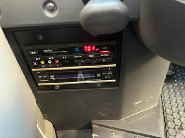 エアロエース ハイデッカー　４０人乗り・モケットリクライニングシート・回転台座シート（ペダル式）４脚・１００Ｖコンセント・トイレ・ナビ・ＤＶＤ・Ｒモニター（自動）・マイク・バック＆サイドビューカメラ・安全装置・火災警報装置（57枚目）