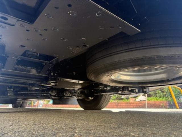 エアロエース ハイデッカー　４０人乗り・モケットリクライニングシート・回転台座シート（ペダル式）４脚・１００Ｖコンセント・トイレ・ナビ・ＤＶＤ・Ｒモニター（自動）・マイク・バック＆サイドビューカメラ・安全装置・火災警報装置（63枚目）