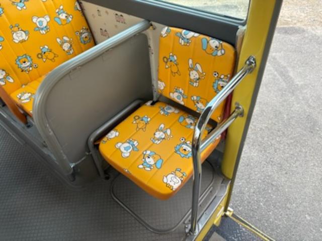 リエッセII 幼児専用車 ワンオーナー車・整備記録簿(49枚)・3+39人乗り・A/T・ディーゼル・自動ドア・ナビ・バックカメラ・ディスプレイオーディオ・リアビューモニター・ドラレコ(前後カメラ)・リモコンミラー(13枚目)