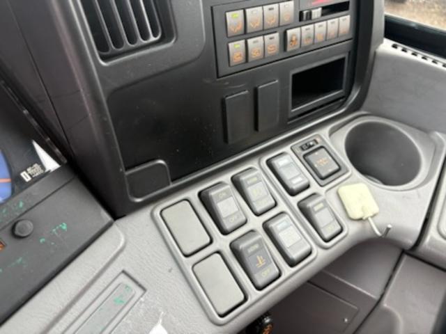 セレガ 　５３人乗り・自動ドア・モケットリクライニングシート・ルームラック・貫通トランク・ディスプレイオーディオ・リアビューモニター・ドラレコ（前後カメラ）・法定点検整備（31枚目）