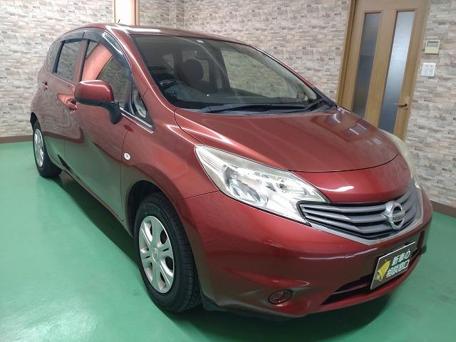 ノート X ナビ ワンセグTV スマートキー ETC 電動格納ドアミラー プライバシーガラス Wエアバッグ ABS フロアシフト アイドリングストップ DVD再生(3枚目)