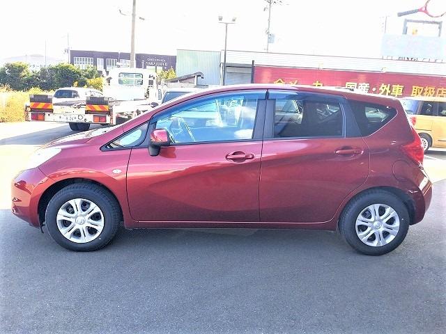 ノート X ナビ ワンセグTV スマートキー ETC 電動格納ドアミラー プライバシーガラス Wエアバッグ ABS フロアシフト アイドリングストップ DVD再生(8枚目)