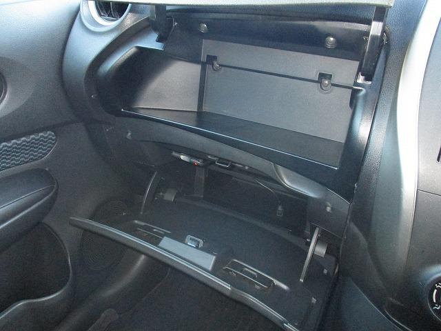 ノート X ナビ ワンセグTV スマートキー ETC 電動格納ドアミラー プライバシーガラス Wエアバッグ ABS フロアシフト アイドリングストップ DVD再生(16枚目)