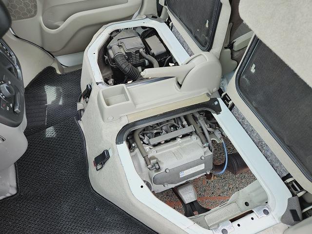 ＮＶ１００クリッパーバン ＤＸ　セーフティパッケージ　ハイルーフ　５速オートギアシフト車　衝突軽減ブレーキ　キーレスキー　クリアランスソナー　ＥＴＣ　Ｗエアバッグ　ＡＢＳ　ＥＳＣ　両側スライドドア　オーバーヘッドシェルフ（29枚目）