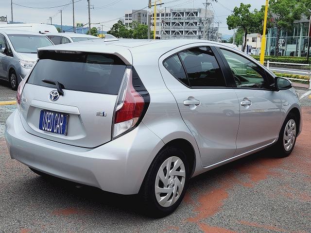 アクア Ｇ　禁煙車　セーフティセンス　ナビ　キーレスキー　ＥＴＣ　電動格納ドアミラー　プライバシーガラス　アイドリングストップ　クルーズコントロール　Ｗエアバッグ　ＡＢＳ　ＥＳＣ（5枚目）
