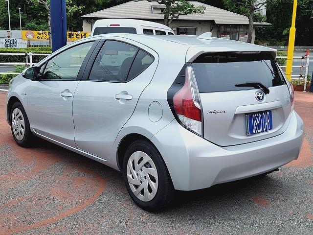 アクア Ｇ　禁煙車　セーフティセンス　ナビ　キーレスキー　ＥＴＣ　電動格納ドアミラー　プライバシーガラス　アイドリングストップ　クルーズコントロール　Ｗエアバッグ　ＡＢＳ　ＥＳＣ（7枚目）