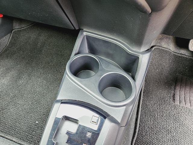 アクア Ｇ　禁煙車　セーフティセンス　ナビ　キーレスキー　ＥＴＣ　電動格納ドアミラー　プライバシーガラス　アイドリングストップ　クルーズコントロール　Ｗエアバッグ　ＡＢＳ　ＥＳＣ（24枚目）