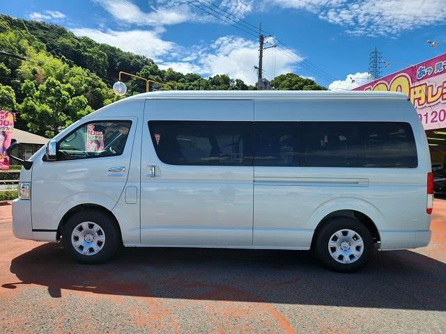 ハイエースワゴン グランドキャビン　ナビ　全方位カメラ　クリアランスソナー　衝突軽減ブレーキ　車線逸脱警報　スマートキー　ＥＴＣ　電動格納ドアミラー　電動スライドドア　禁煙車　ＬＥＤヘッドライト　１００Ｖ電源　１０人乗り（17枚目）