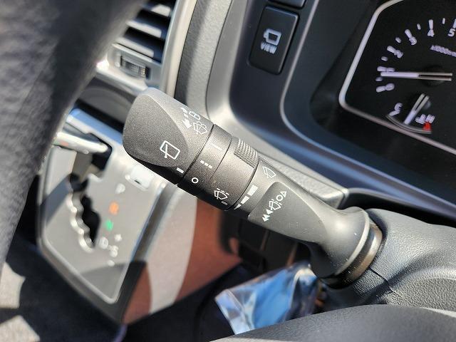 ハイエースワゴン グランドキャビン　ナビ　全方位カメラ　クリアランスソナー　衝突軽減ブレーキ　車線逸脱警報　スマートキー　ＥＴＣ　電動格納ドアミラー　電動スライドドア　禁煙車　ＬＥＤヘッドライト　１００Ｖ電源　１０人乗り（30枚目）