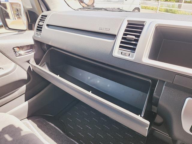 ハイエースワゴン グランドキャビン　ナビ　全方位カメラ　クリアランスソナー　衝突軽減ブレーキ　車線逸脱警報　スマートキー　ＥＴＣ　電動格納ドアミラー　電動スライドドア　禁煙車　ＬＥＤヘッドライト　１００Ｖ電源　１０人乗り（35枚目）