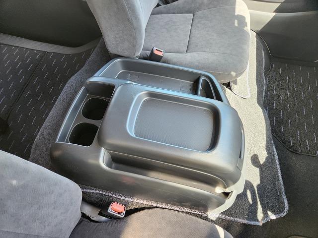 ハイエースワゴン グランドキャビン　ナビ　全方位カメラ　クリアランスソナー　衝突軽減ブレーキ　車線逸脱警報　スマートキー　ＥＴＣ　電動格納ドアミラー　電動スライドドア　禁煙車　ＬＥＤヘッドライト　１００Ｖ電源　１０人乗り（38枚目）