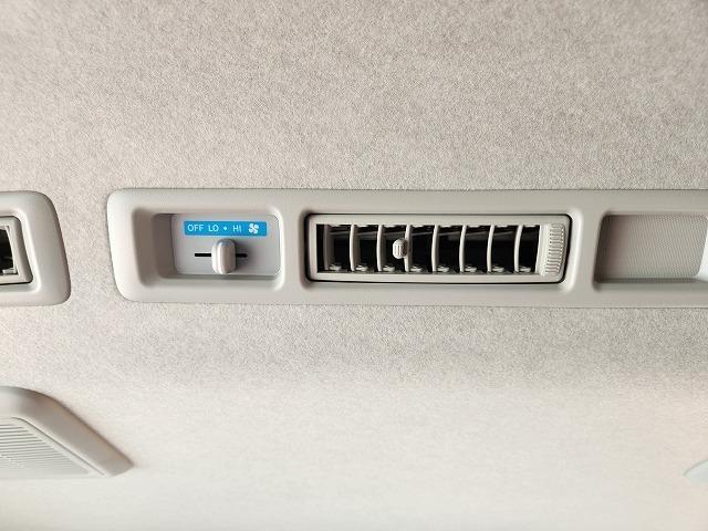 ハイエースワゴン グランドキャビン　ナビ　全方位カメラ　クリアランスソナー　衝突軽減ブレーキ　車線逸脱警報　スマートキー　ＥＴＣ　電動格納ドアミラー　電動スライドドア　禁煙車　ＬＥＤヘッドライト　１００Ｖ電源　１０人乗り（44枚目）