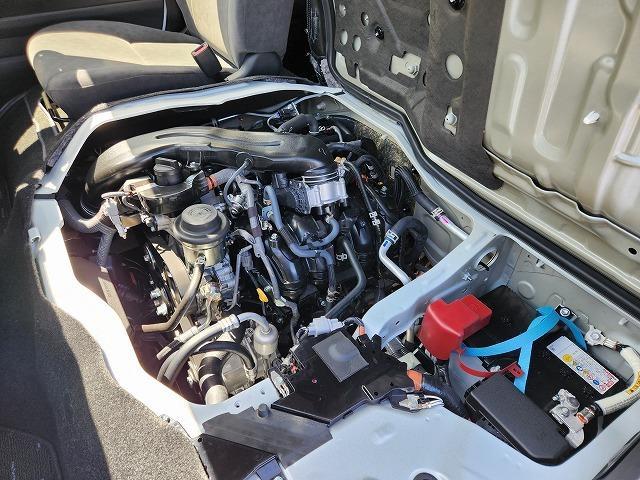 ハイエースワゴン グランドキャビン　ナビ　全方位カメラ　クリアランスソナー　衝突軽減ブレーキ　車線逸脱警報　スマートキー　ＥＴＣ　電動格納ドアミラー　電動スライドドア　禁煙車　ＬＥＤヘッドライト　１００Ｖ電源　１０人乗り（59枚目）