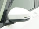 ◆ドアミラーウインカー◆ドアミラーにウインカーを装備しています。対向車に自身の進行方向を合図し安全に運転できます。