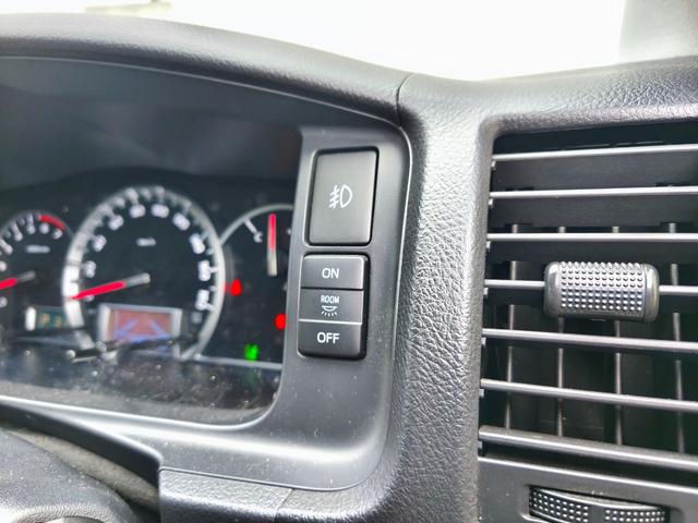 ハイエースワゴン グランドキャビン 10人乗り カロッツェリアメモリーナビ&後席モニター Bカメラ パワースライドドア LEDヘッドライト リアヒーター&クーラーコントローラー トヨタセーフティセンス ワーク18インチアルミ スペアキー(19枚目)