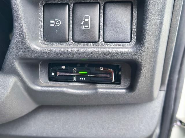 ハイエースワゴン グランドキャビン 10人乗り カロッツェリアメモリーナビ&後席モニター Bカメラ パワースライドドア LEDヘッドライト リアヒーター&クーラーコントローラー トヨタセーフティセンス ワーク18インチアルミ スペアキー(21枚目)