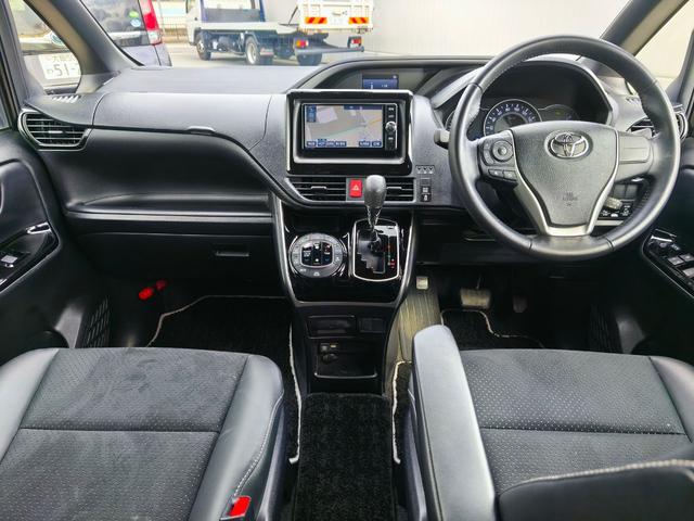 ヴォクシー ＺＳ　煌ＩＩＩ　７人乗り　純正ＳＤナビ　バックカメラ　両側パワースライドドア　バックドアイージークローザー　パーキングサポートブレーキ　クルーズコントロール　ＬＥＤヘッドライト　純正フロントドラレコ　ＥＴＣ　ＴＶ（13枚目）