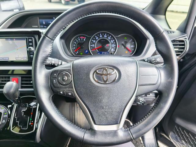 ヴォクシー ＺＳ　煌ＩＩＩ　７人乗り　純正ＳＤナビ　バックカメラ　両側パワースライドドア　バックドアイージークローザー　パーキングサポートブレーキ　クルーズコントロール　ＬＥＤヘッドライト　純正フロントドラレコ　ＥＴＣ　ＴＶ（16枚目）