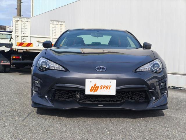 ８６ ＧＴ　６速ＭＴ　ＴＲＤフロント・サイドエアロ　トランクスポイラー　ブリッツ車高調　エアサクションキット　純正ナビ　Ｂカメラ　クルーズコントロール　ＥＴＣ　アドバンスポーツ１８インチアルミ　スペアキー（8枚目）