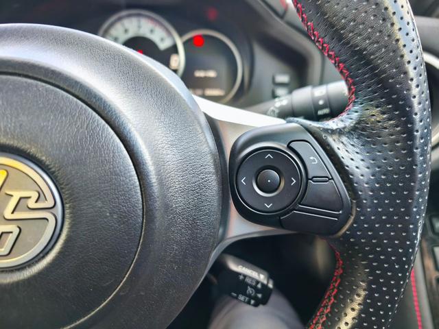 ８６ ＧＴ　６速ＭＴ　ＴＲＤフロント・サイドエアロ　トランクスポイラー　ブリッツ車高調　エアサクションキット　純正ナビ　Ｂカメラ　クルーズコントロール　ＥＴＣ　アドバンスポーツ１８インチアルミ　スペアキー（19枚目）