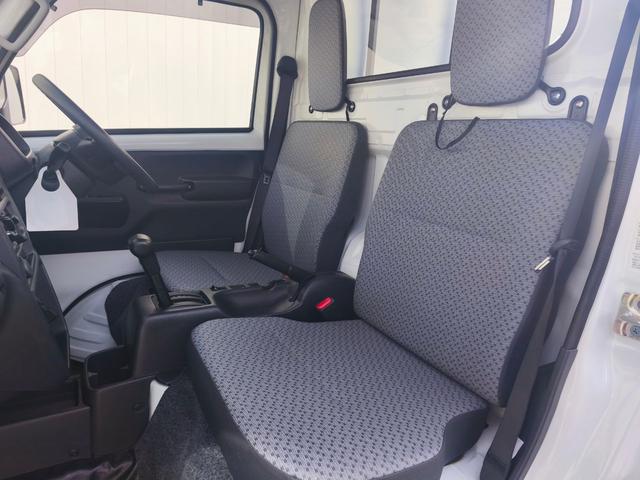 キャリイトラック 60周年記念車 デュアルカメラブレーキサポート レーンアシスト HIDヘッドライト エアコン パワステ パワーウィンドゥ ETC 純正オーディオ ワイヤレスキー 荷室ラバーマット スペアキー(15枚目)