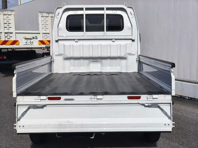 キャリイトラック 60周年記念車 デュアルカメラブレーキサポート レーンアシスト HIDヘッドライト エアコン パワステ パワーウィンドゥ ETC 純正オーディオ ワイヤレスキー 荷室ラバーマット スペアキー(20枚目)