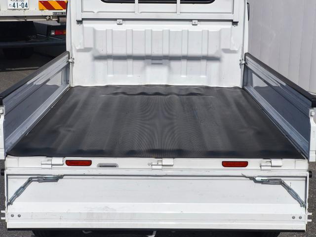 キャリイトラック 60周年記念車 デュアルカメラブレーキサポート レーンアシスト HIDヘッドライト エアコン パワステ パワーウィンドゥ ETC 純正オーディオ ワイヤレスキー 荷室ラバーマット スペアキー(21枚目)