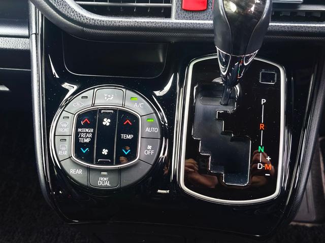 ノア Ｓｉ　ダブルバイビーＩＩＩ　純正１０インチナビ　純正１２インチ後席モニター　純正前後ドラレコ　純正リアルーフスポイラー　リアオートエアコン　クルーズコントロール　パーキングサポートブレーキ　両側パワースライドドア　スペアキー（23枚目）