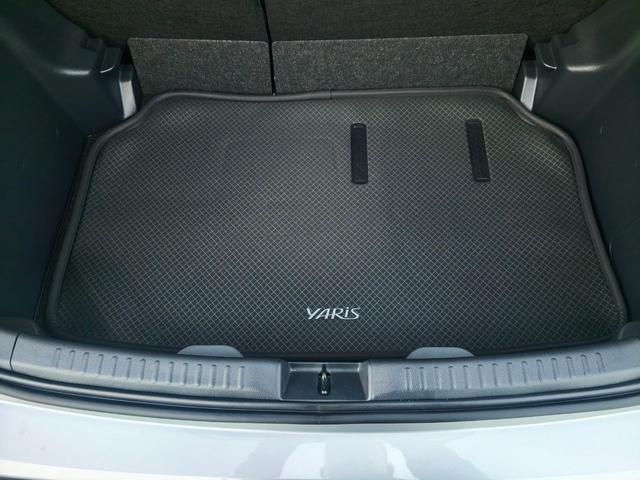 ヤリス G ディスプレイオーディオプラス パノラミックビューモニター ブラインドスポットモニター フルセグTV HDMI再生 ETC2.0 スペアタイヤ 前席シートヒーター 純正前後ドラレコ スペアキー(32枚目)