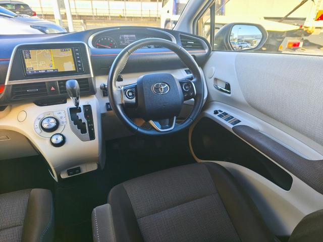 シエンタ 　Ｇ　ウェルキャブ　助手席回転チルトシート車タイプＡ　純正ナビ　パノラミックビューモニター　７人乗り　前後ドラレコ　パーキングサポートブレーキ　　ＬＥＤヘッドライト　両側パワースライドドア　スペアキー（14枚目）