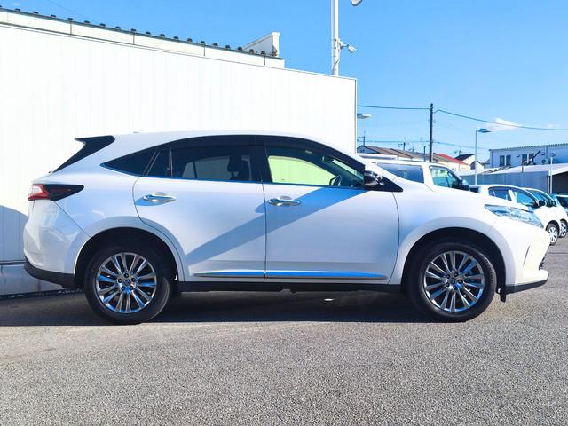 ハリアー プレミアム　純正ナビ　バックカメラ　ＰＫＳＢ　電動パーキングブレーキ　パワーバックドア　前席パワーシート　フルセグＴＶ　ＤＶＤ再生　ＢＴ　ＥＴＣ　ＬＥＤヘッドライト　ＬＥＤデイライト　スペアタイヤ　スペアキー（11枚目）