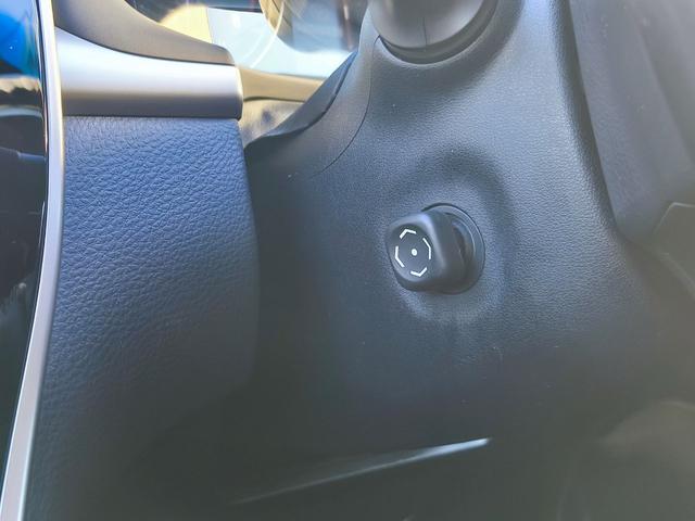 ハリアー プレミアム　純正ナビ　バックカメラ　ＰＫＳＢ　電動パーキングブレーキ　パワーバックドア　前席パワーシート　フルセグＴＶ　ＤＶＤ再生　ＢＴ　ＥＴＣ　ＬＥＤヘッドライト　ＬＥＤデイライト　スペアタイヤ　スペアキー（23枚目）