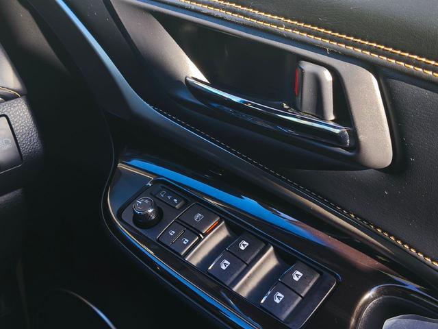 ハリアー プレミアム　純正ナビ　バックカメラ　ＰＫＳＢ　電動パーキングブレーキ　パワーバックドア　前席パワーシート　フルセグＴＶ　ＤＶＤ再生　ＢＴ　ＥＴＣ　ＬＥＤヘッドライト　ＬＥＤデイライト　スペアタイヤ　スペアキー（25枚目）