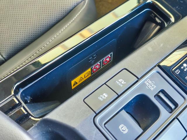 プリウス Z ディスプレイオーディオプラス パノラミックビューモニター デジタルインナーミラー 前後ドラレコ ブラインドスポットモニター アドバンストパーク 前席シートベンチレーション パワーバックドア スペアキー(24枚目)