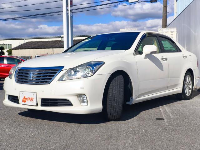 クラウン ロイヤルサルーンＧ　法人ワンオーナー　純正ＨＤＤナビ　バックカメラ　クリアランスソナー　左サイドモニター　全ドアイージークローザー　全席パワーシート　電動フェンダーポール　スペアタイヤ　ＨＩＤヘッドライト　ＥＴＣ（9枚目）