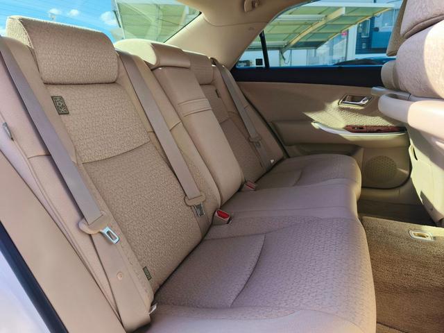 クラウン ロイヤルサルーンＧ　法人ワンオーナー　純正ＨＤＤナビ　バックカメラ　クリアランスソナー　左サイドモニター　全ドアイージークローザー　全席パワーシート　電動フェンダーポール　スペアタイヤ　ＨＩＤヘッドライト　ＥＴＣ（33枚目）