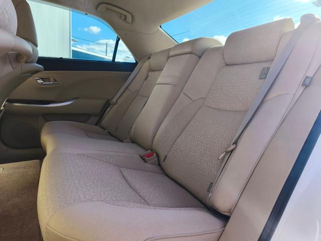 クラウン ロイヤルサルーンＧ　法人ワンオーナー　純正ＨＤＤナビ　バックカメラ　クリアランスソナー　左サイドモニター　全ドアイージークローザー　全席パワーシート　電動フェンダーポール　スペアタイヤ　ＨＩＤヘッドライト　ＥＴＣ（35枚目）