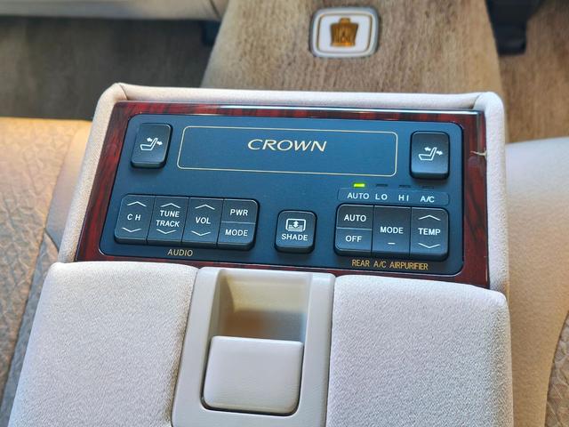 クラウン ロイヤルサルーンＧ　法人ワンオーナー　純正ＨＤＤナビ　バックカメラ　クリアランスソナー　左サイドモニター　全ドアイージークローザー　全席パワーシート　電動フェンダーポール　スペアタイヤ　ＨＩＤヘッドライト　ＥＴＣ（36枚目）